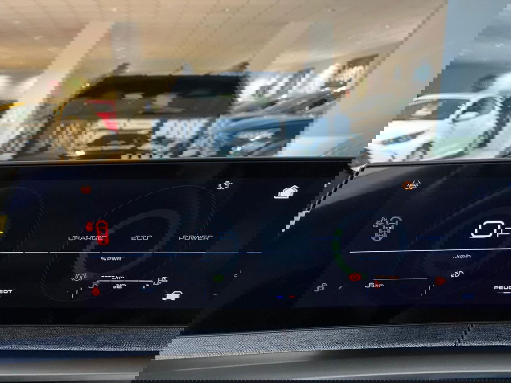 Peugeot 5008 nuova a Milano (20)