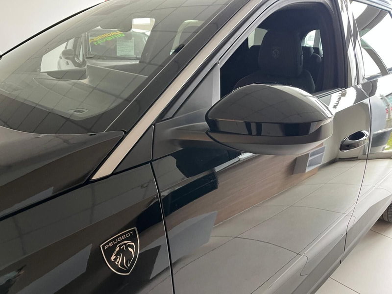 Peugeot 5008 nuova a Milano (4)