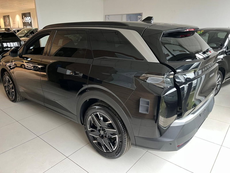 Peugeot 5008 nuova a Milano (7)