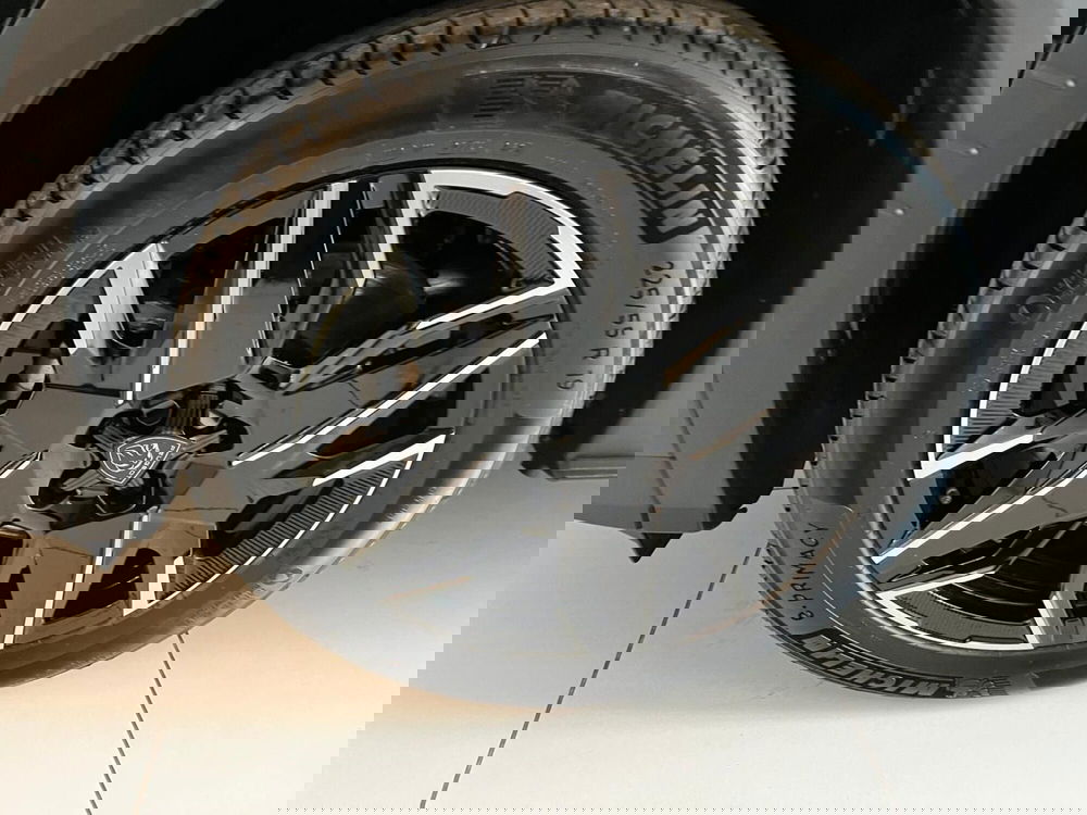 Peugeot 5008 nuova a Milano (8)