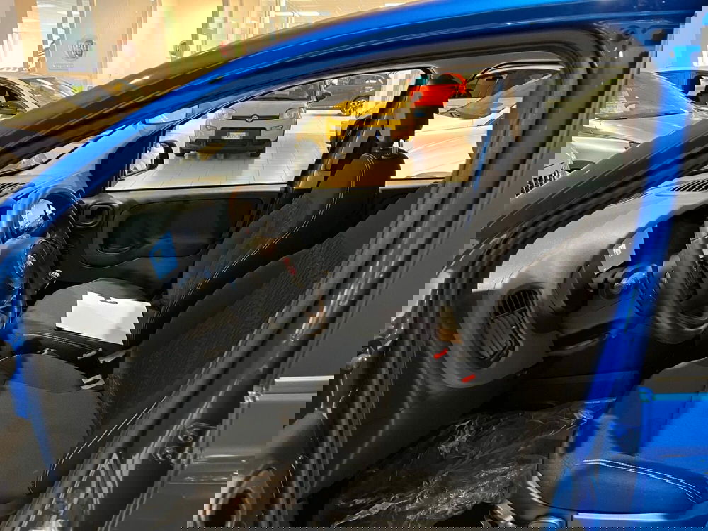 Fiat Panda Cross nuova a Milano (13)