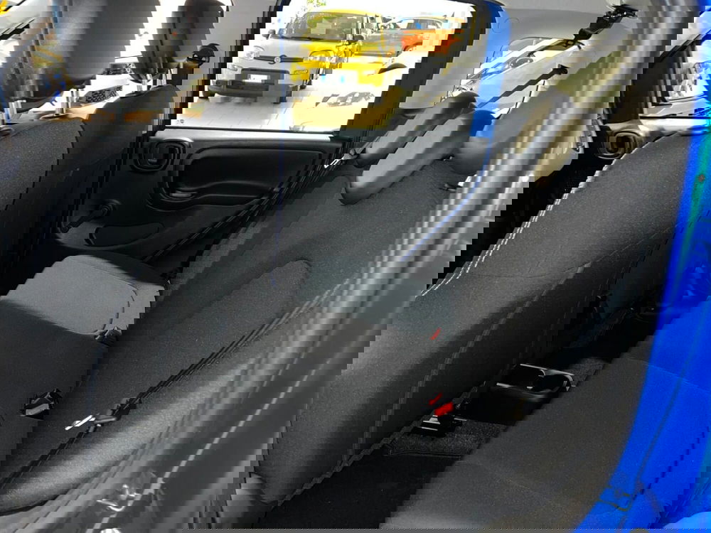 Fiat Panda Cross nuova a Milano (16)