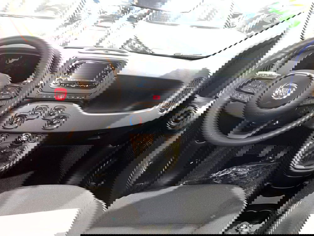 Fiat Panda Cross nuova a Milano (17)