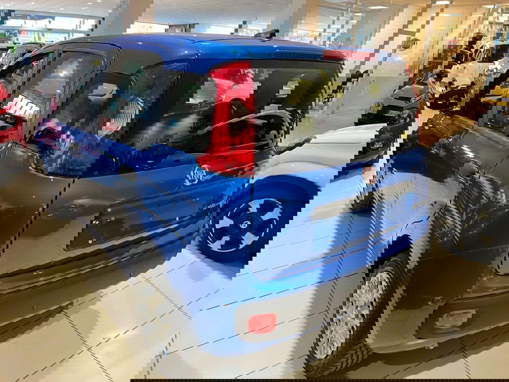 Fiat Panda Cross nuova a Milano (8)