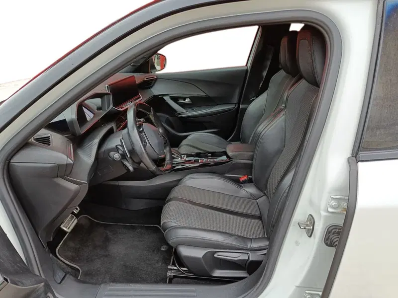 Peugeot 2008 usata a Prato (8)