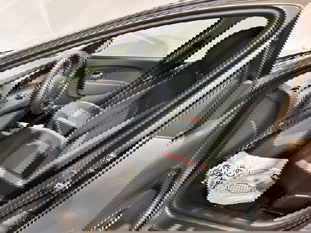 Dacia Sandero usata a Milano (12)