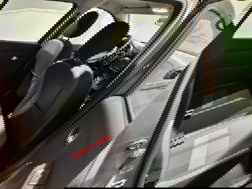 Dacia Sandero usata a Milano (14)