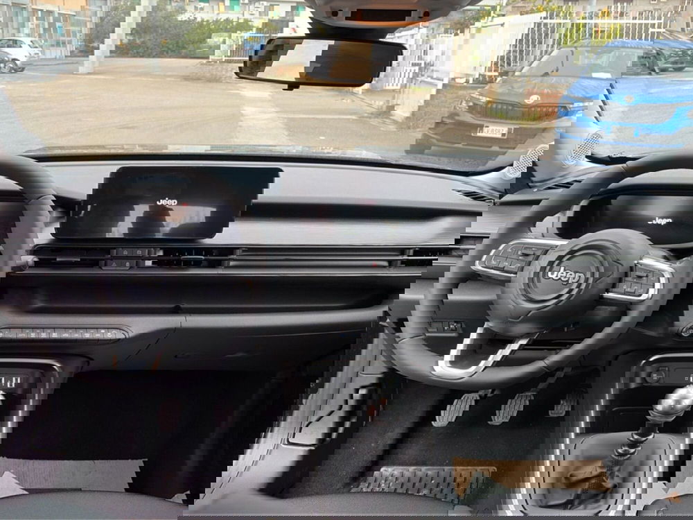 Jeep Avenger nuova a Campobasso (18)