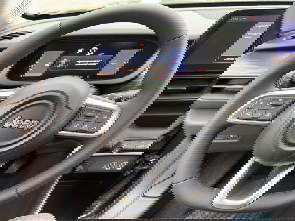 Jeep Avenger nuova a Campobasso (19)