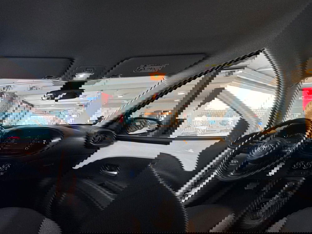Toyota Aygo X usata a Modena (17)