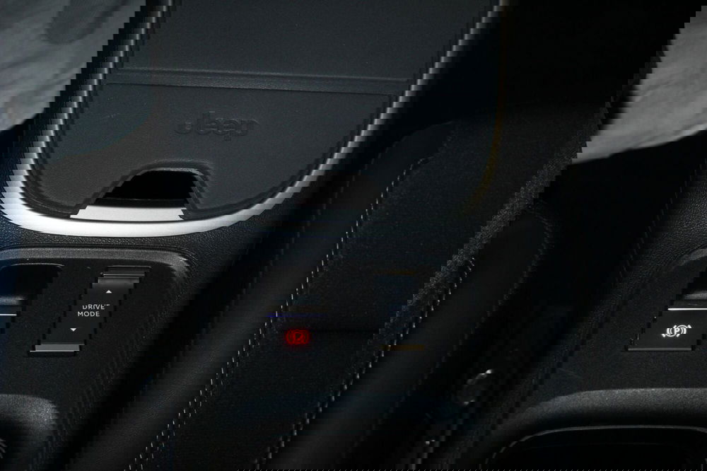 Jeep Avenger nuova a Cremona (13)