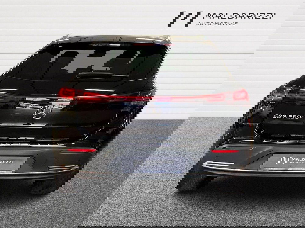 Mercedes-Benz EQA usata a Bari (3)