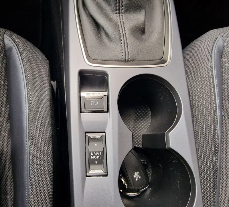 Peugeot 2008 usata a Milano (13)