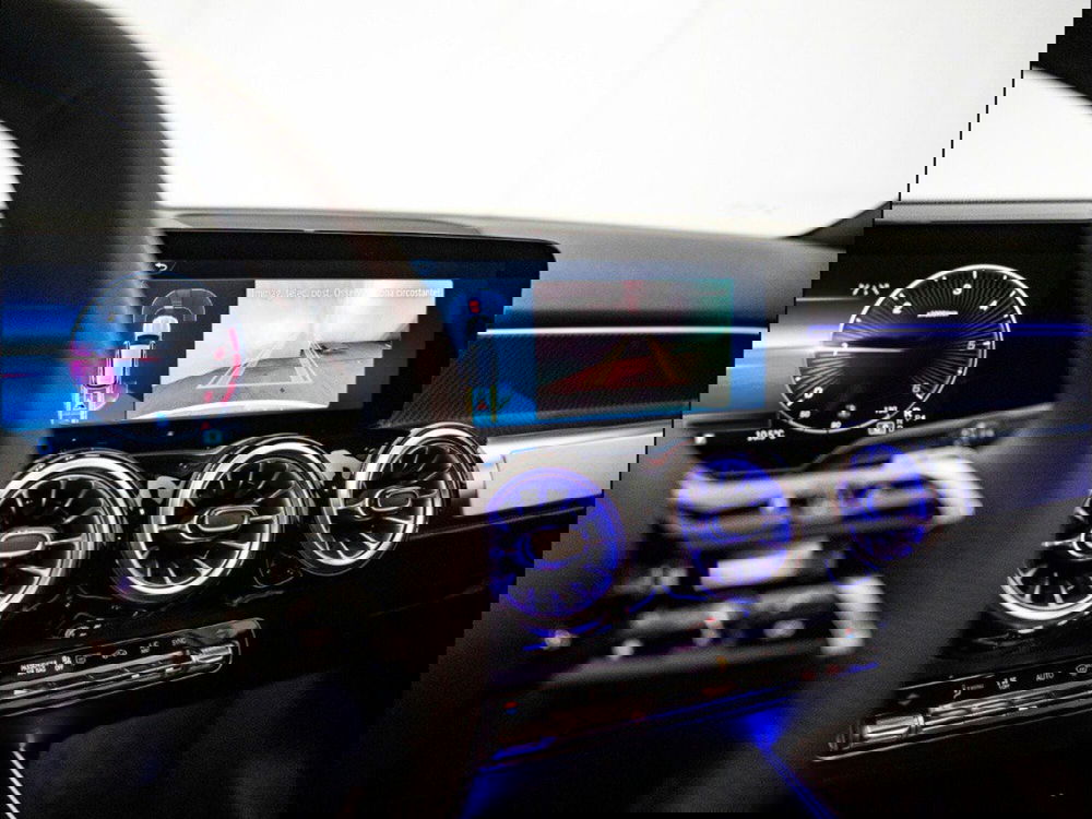 Mercedes-Benz GLB nuova a Macerata (16)