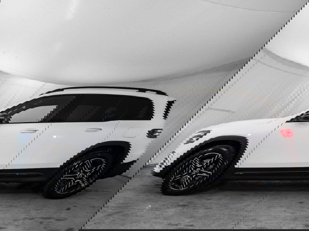 Mercedes-Benz GLB nuova a Macerata (2)