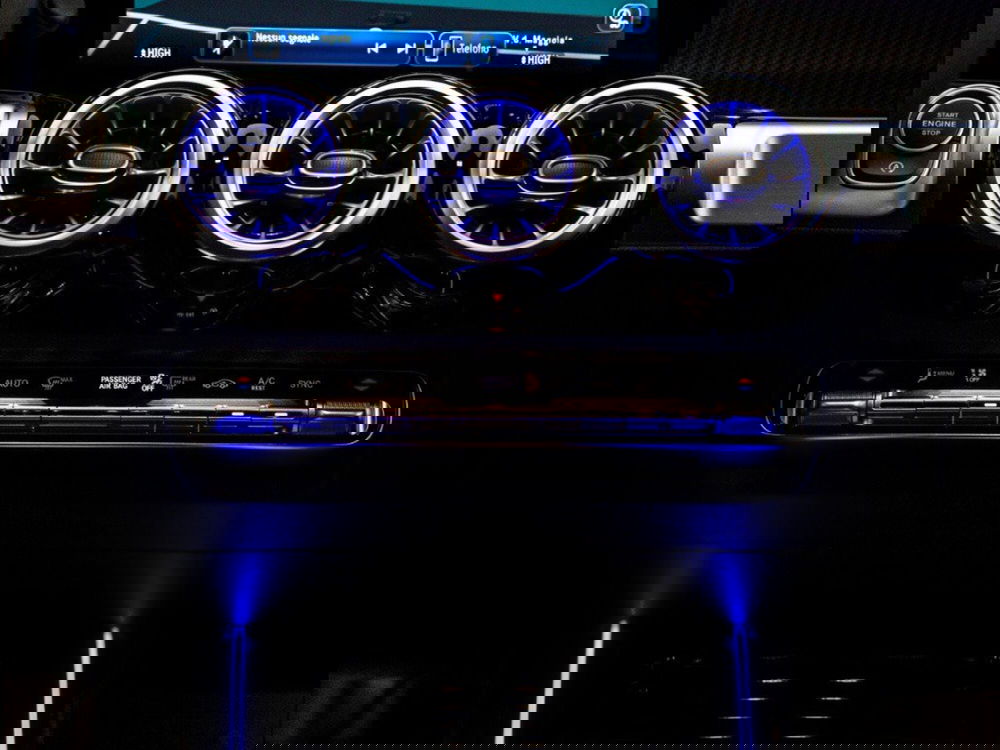 Mercedes-Benz GLB nuova a Macerata (20)