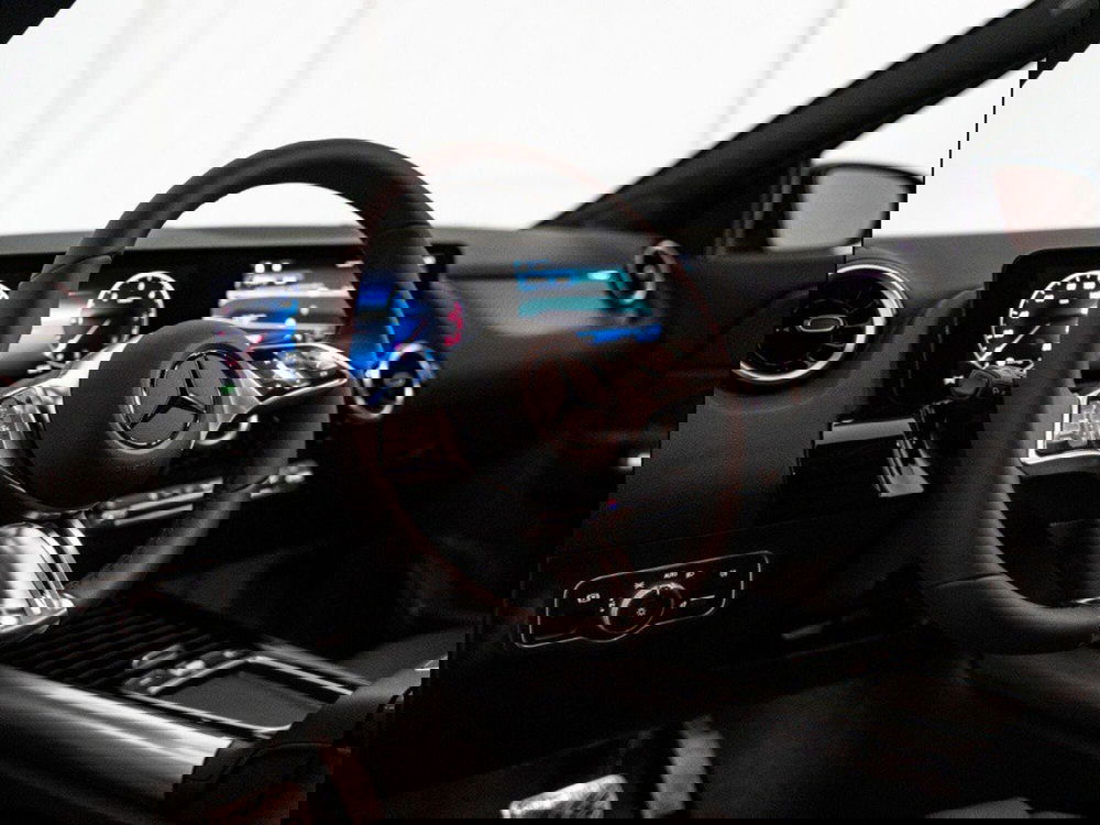 Mercedes-Benz GLA SUV nuova a Macerata (11)