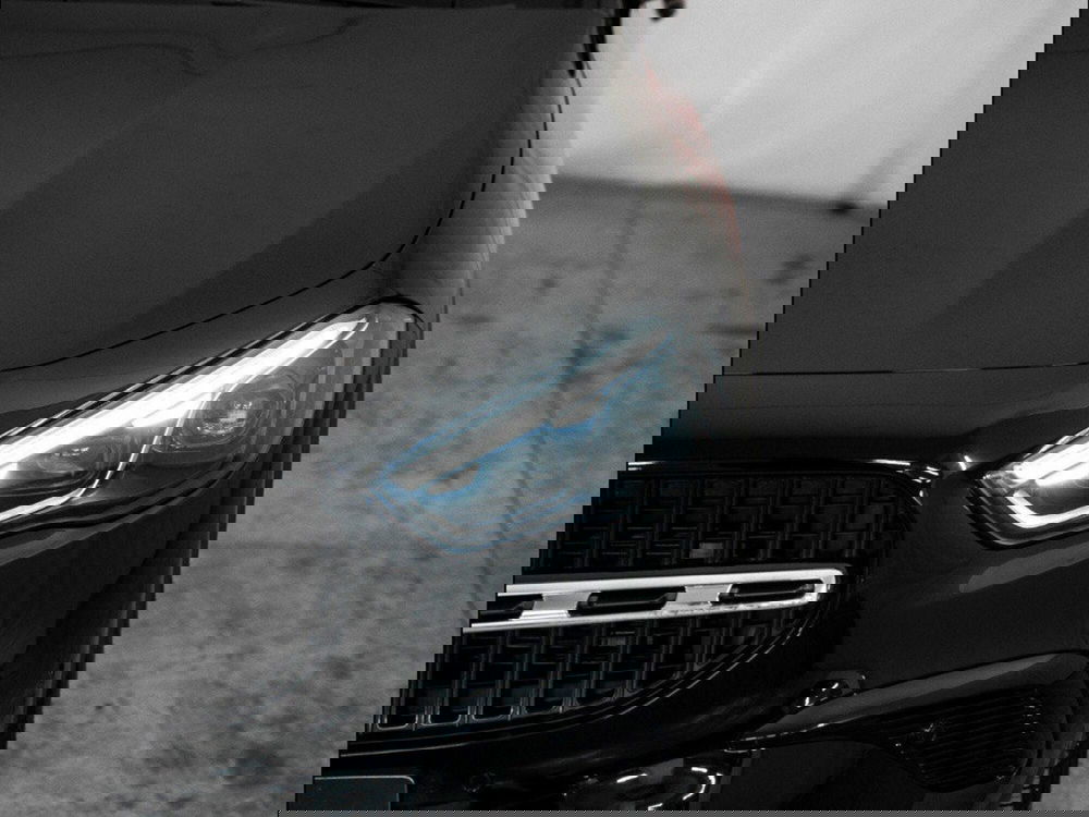 Mercedes-Benz GLA SUV nuova a Macerata (6)