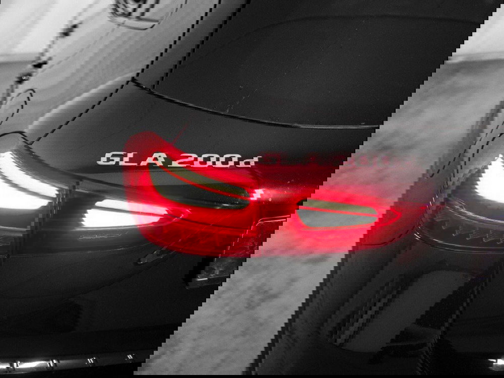 Mercedes-Benz GLA SUV nuova a Macerata (8)