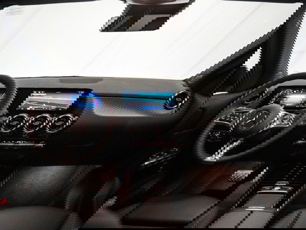 Mercedes-Benz GLA SUV nuova a Macerata (12)