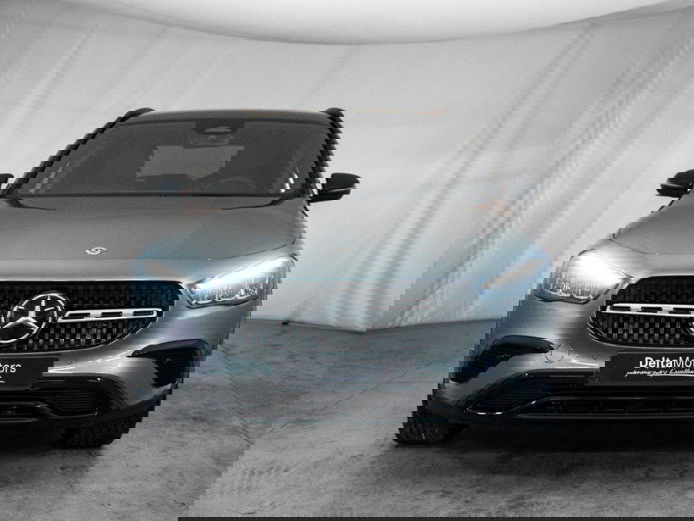 Mercedes-Benz GLA SUV nuova a Macerata (5)