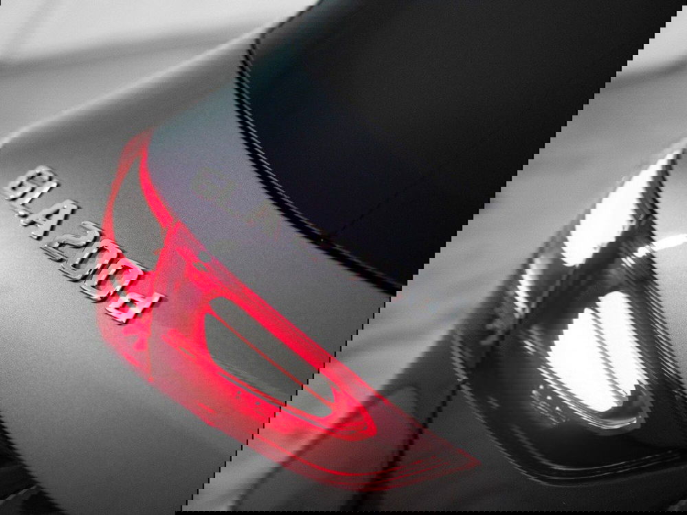 Mercedes-Benz GLA SUV nuova a Macerata (8)