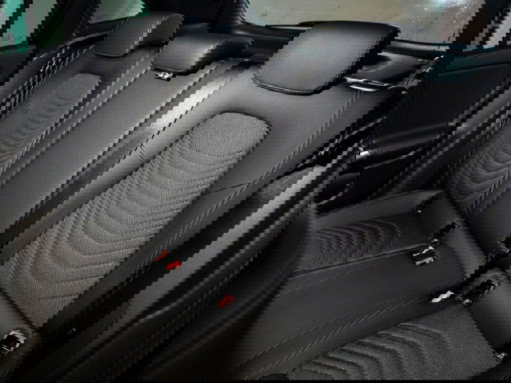 Mercedes-Benz GLA SUV nuova a Macerata (9)