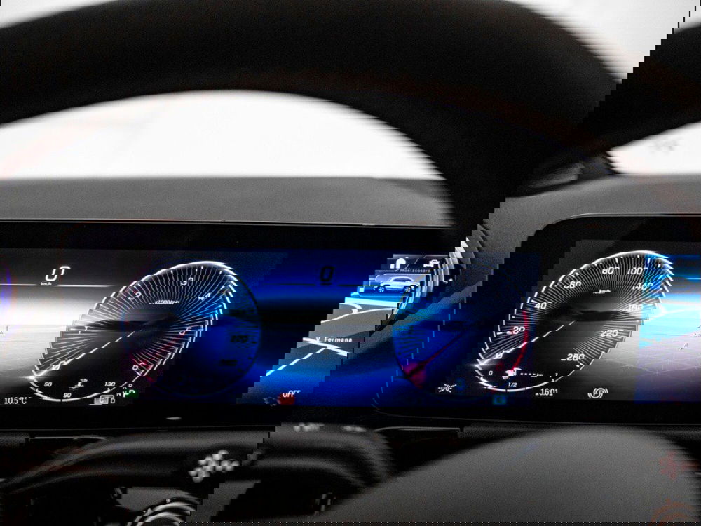 Mercedes-Benz GLA SUV nuova a Macerata (14)