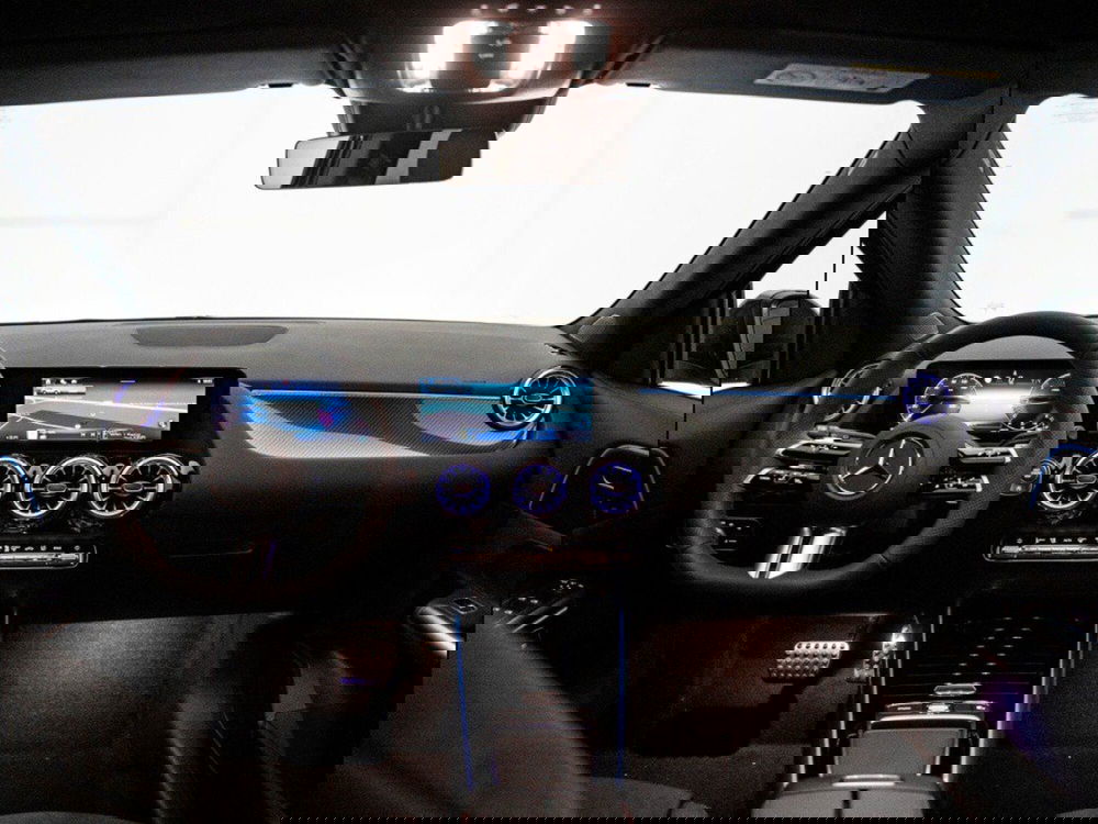 Mercedes-Benz GLA SUV nuova a Macerata (16)