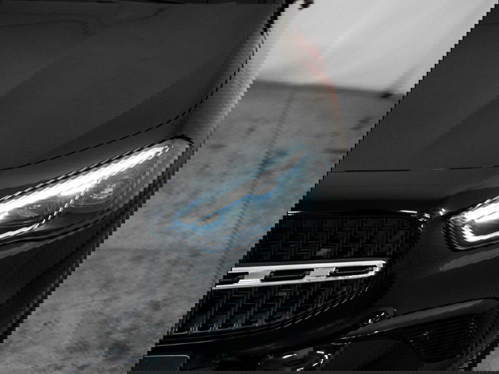 Mercedes-Benz GLA SUV nuova a Macerata (6)