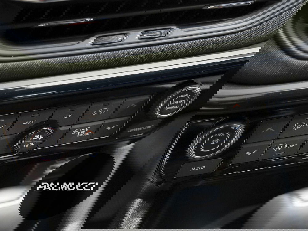 Jeep Compass nuova a Prato (10)