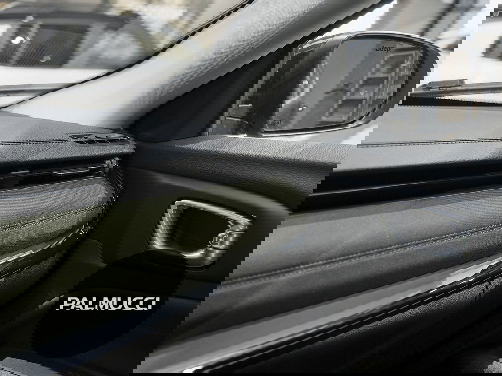 Jeep Compass nuova a Prato (12)