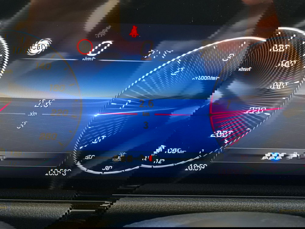 Mercedes-Benz GLA SUV nuova a Napoli (10)