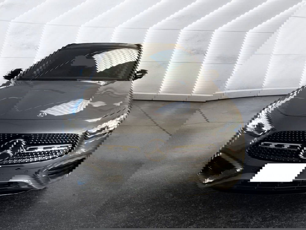 Mercedes-Benz GLA SUV nuova a Napoli (2)