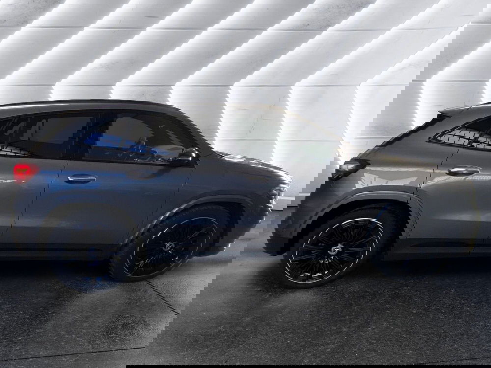 Mercedes-Benz GLA SUV nuova a Napoli (4)