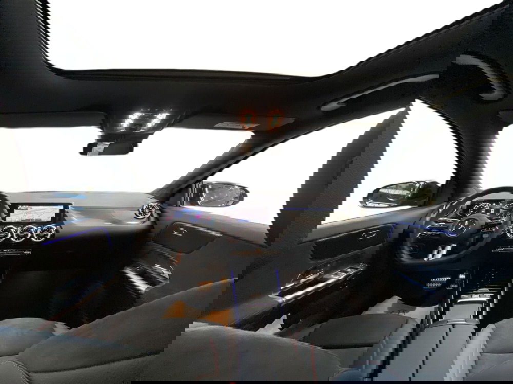 Mercedes-Benz GLA SUV nuova a Napoli (11)