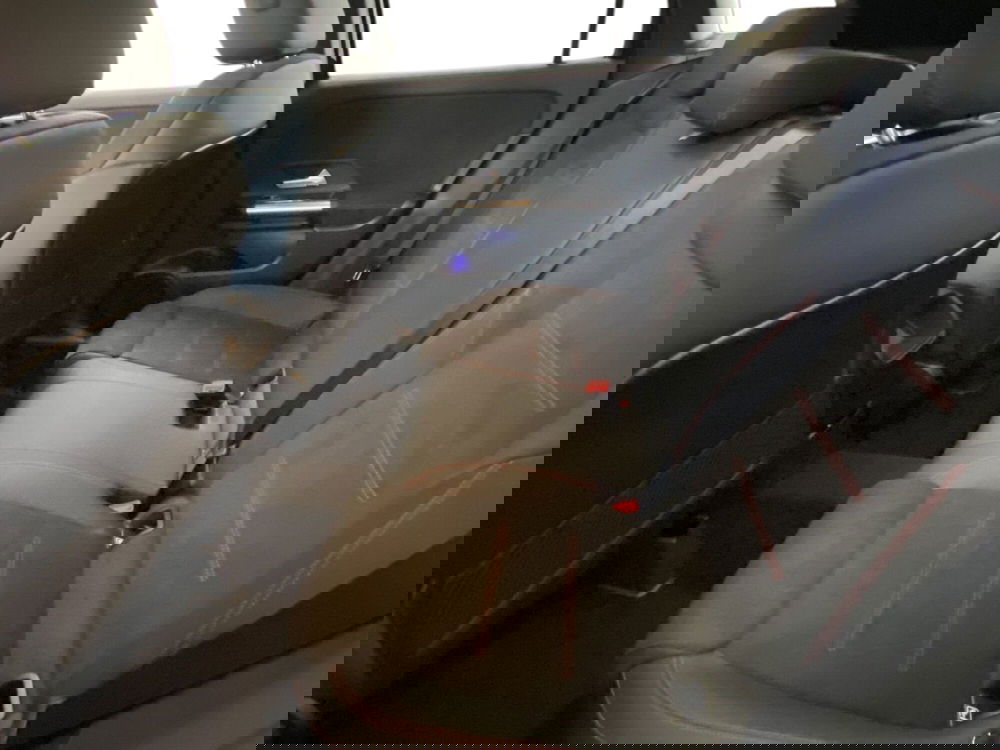 Mercedes-Benz GLA SUV nuova a Napoli (15)