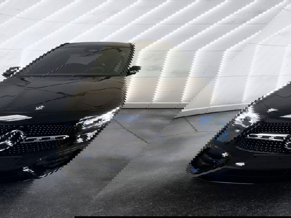 Mercedes-Benz GLA SUV nuova a Napoli (2)