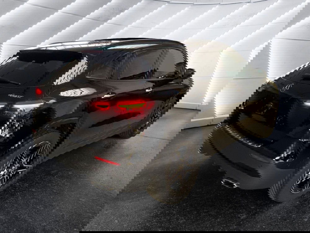 Mercedes-Benz GLA SUV nuova a Napoli (4)