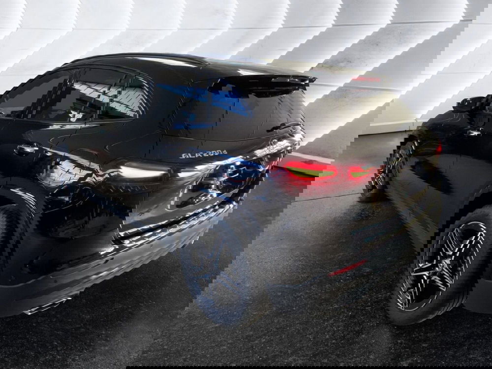 Mercedes-Benz GLA SUV nuova a Napoli (6)