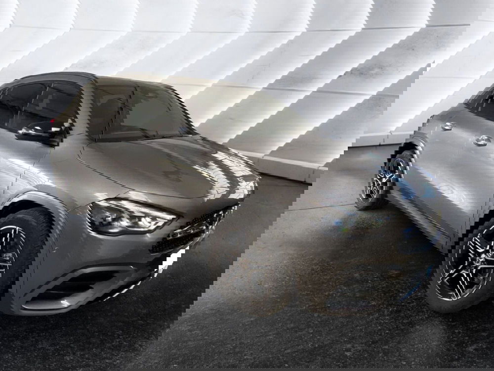 Mercedes-Benz GLA SUV nuova a Napoli (3)