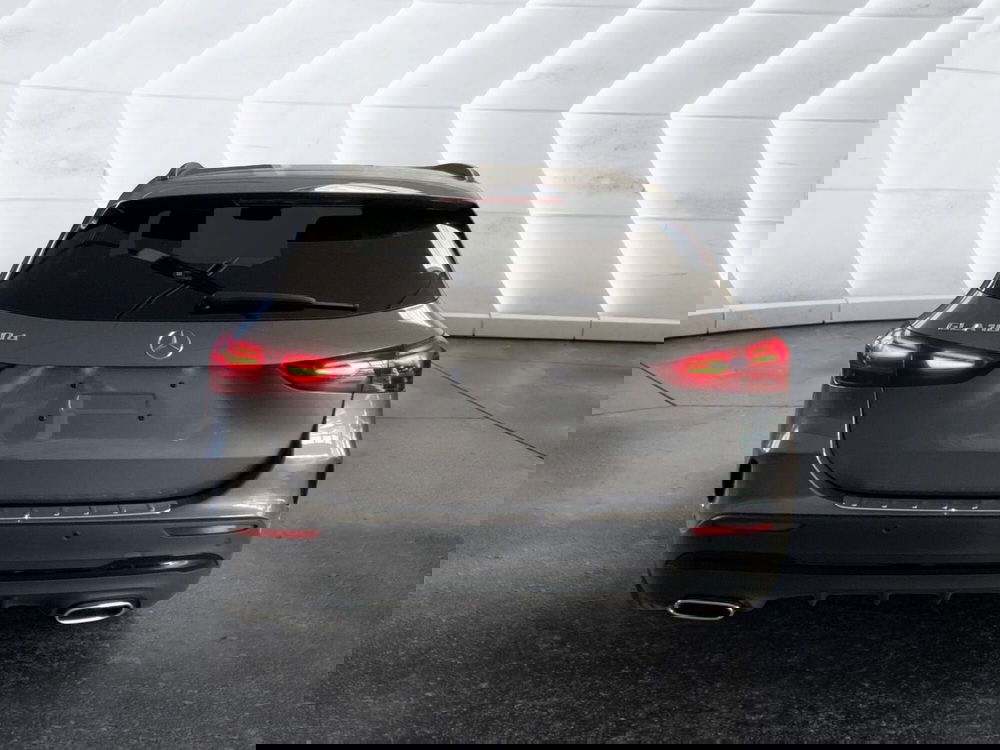 Mercedes-Benz GLA SUV nuova a Napoli (7)