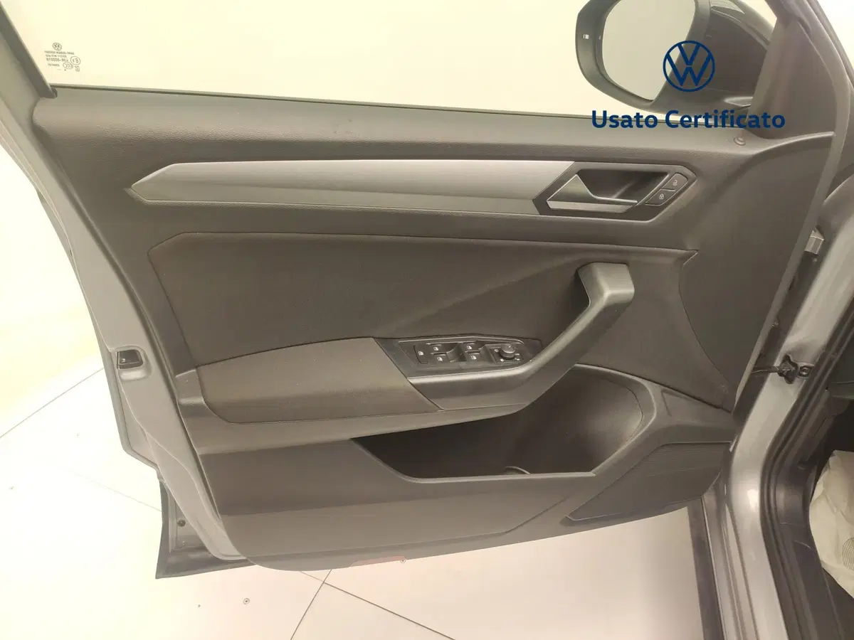 Volkswagen T-Roc usata a Avellino (16)