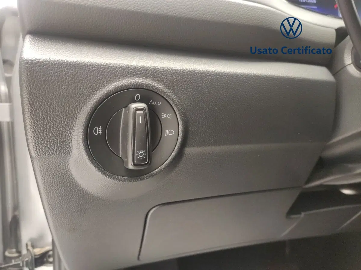 Volkswagen T-Roc usata a Avellino (19)