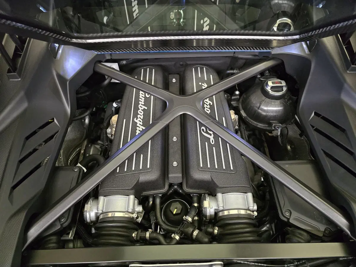 Lamborghini Huracán Coupé usata a Bologna (11)