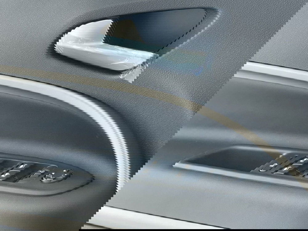 Jeep Avenger nuova a Perugia (14)