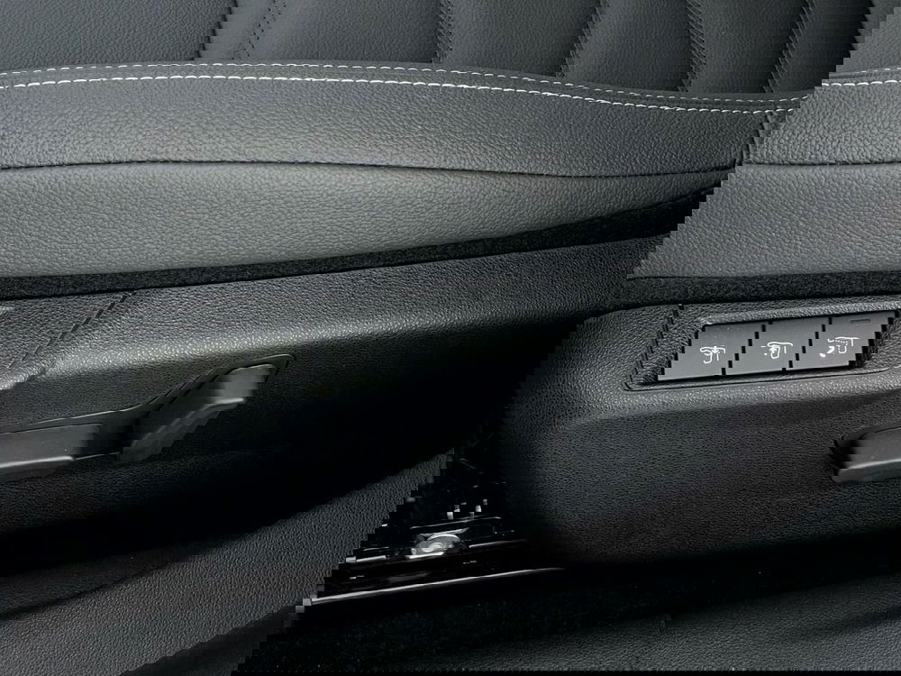 Jeep Avenger nuova a Perugia (12)