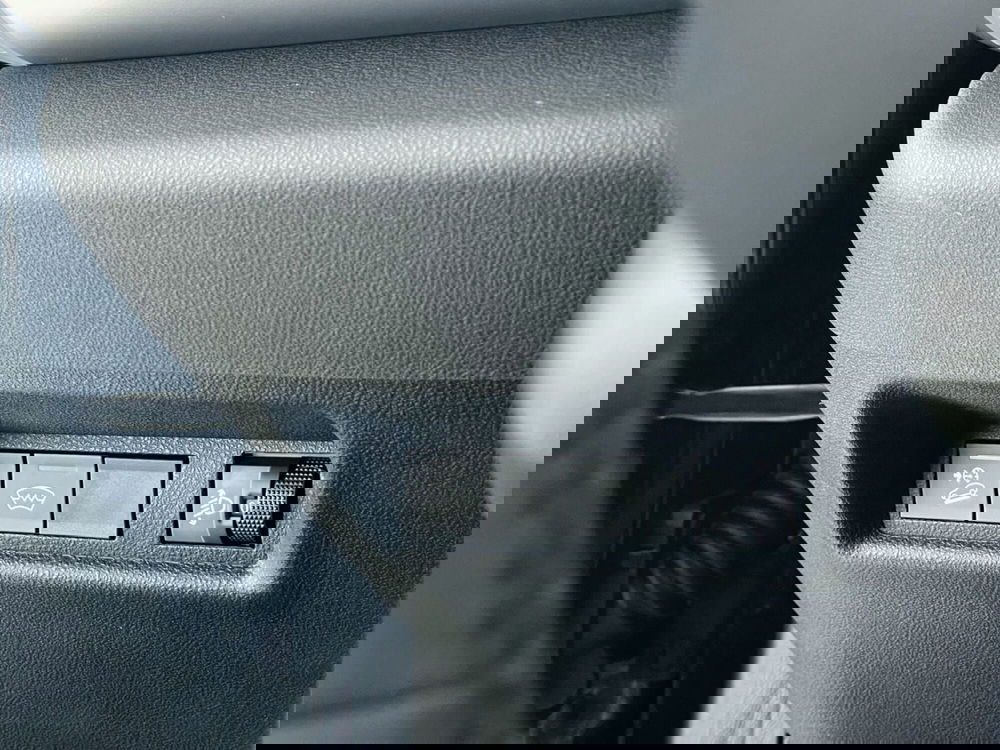 Jeep Avenger nuova a Perugia (15)