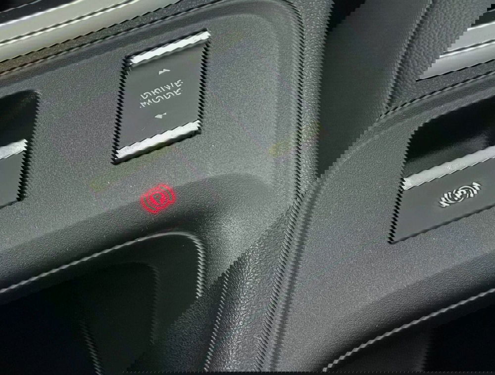 Jeep Avenger nuova a Perugia (18)