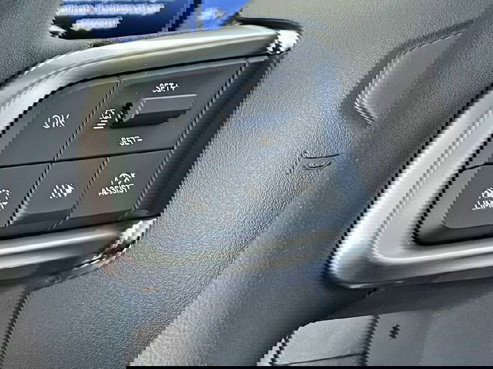 Jeep Avenger nuova a Perugia (19)